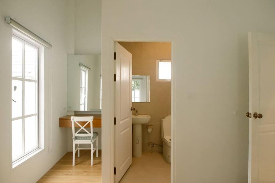 Toilet, Bathroom