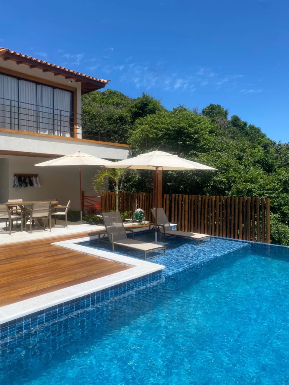 Casa alto padrão a 100 metros da praia brava House in Armacao dos Buzios