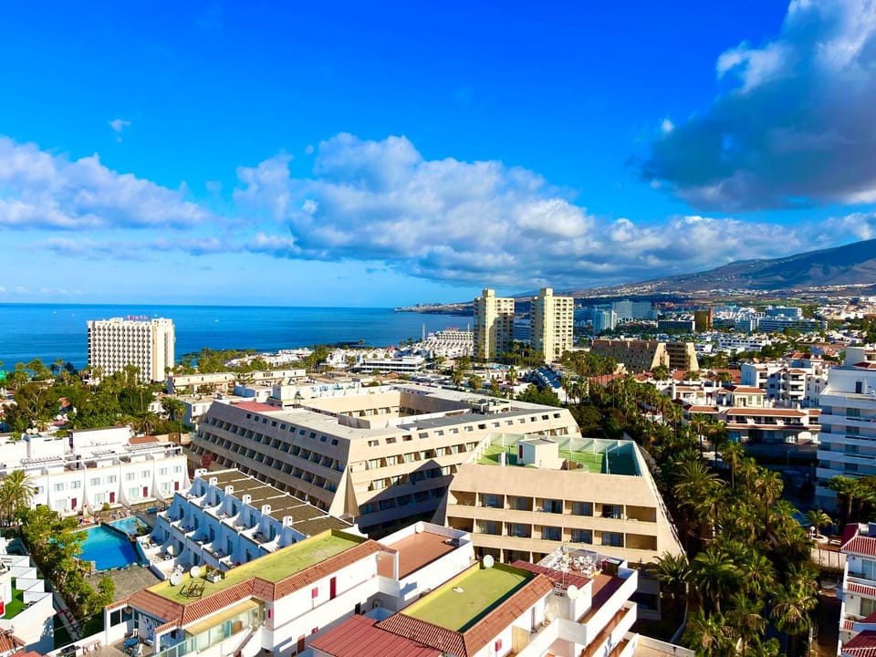 City view, Sea view