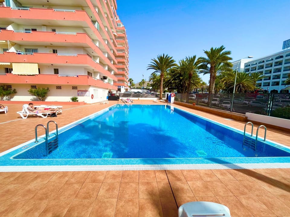 Property building, Pool view, Swimming pool, sunbed