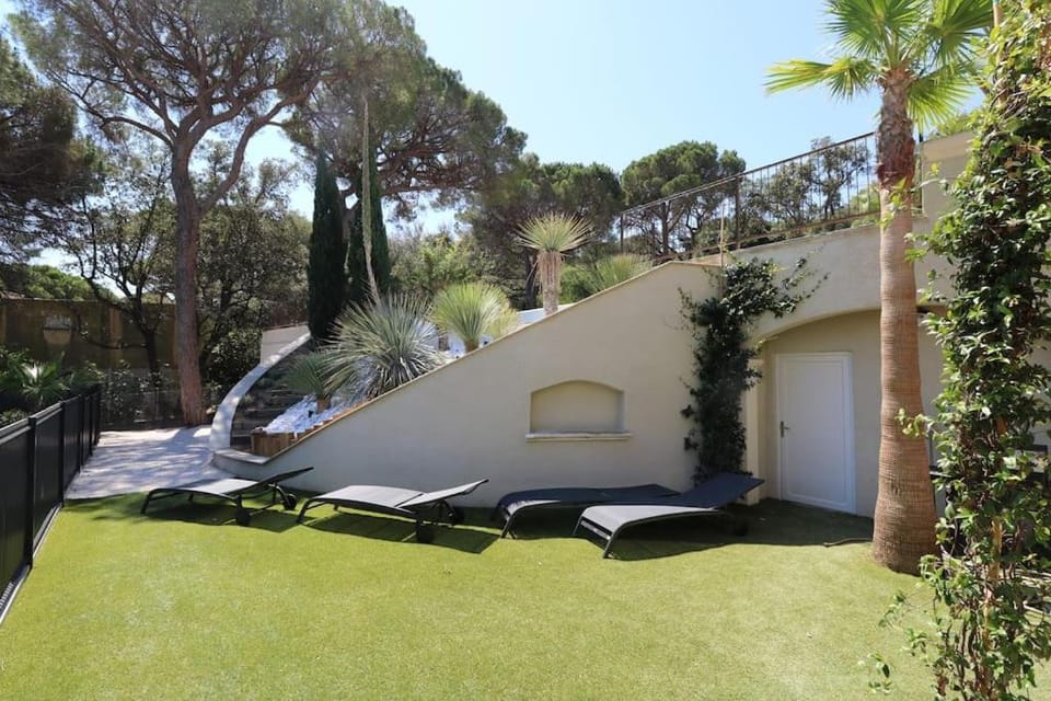 Magnifique Rez de jardin à 150 M de la mer Apartment in Sainte-Maxime