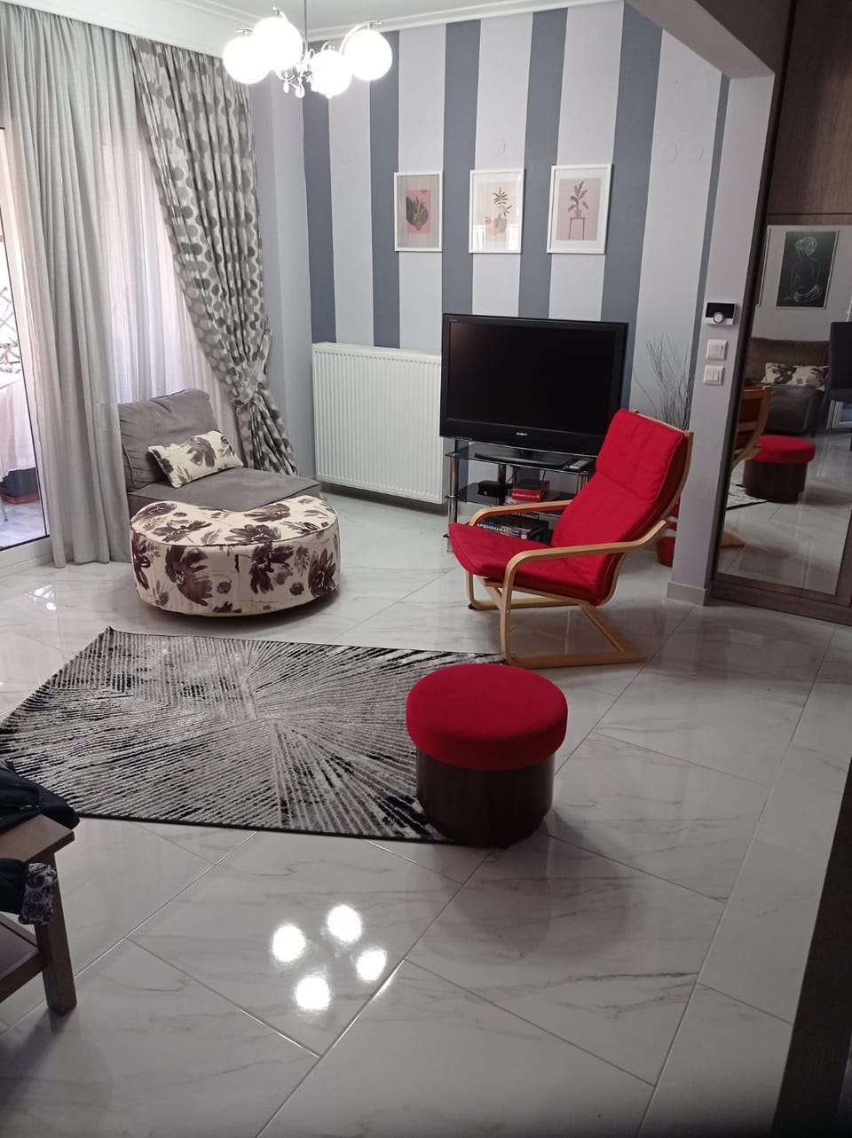 TV and multimedia, Living room, Seating area