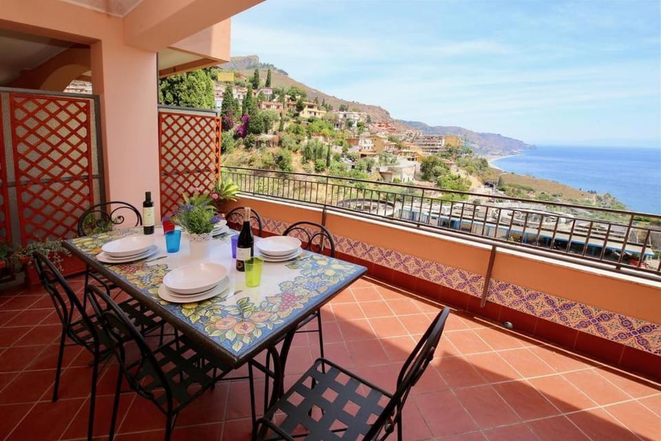 Day, Natural landscape, View (from property/room), Balcony/Terrace, Food and drinks, Sea view, Drinks