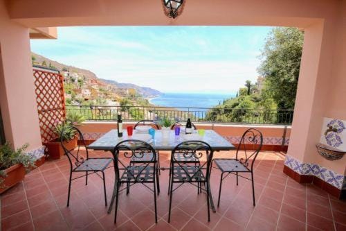 Day, Natural landscape, Balcony/Terrace, Mountain view, Sea view
