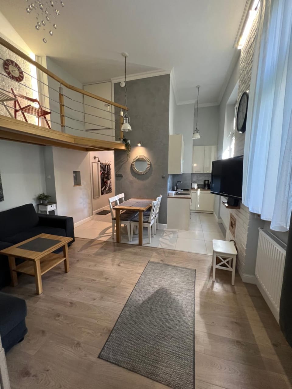 TV and multimedia, Kitchen or kitchenette, Living room, Seating area, Dining area