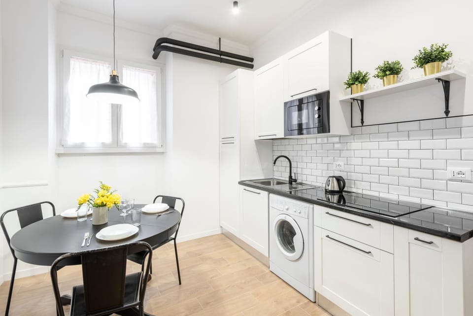 White flat Ground Floor Apartment in Rome