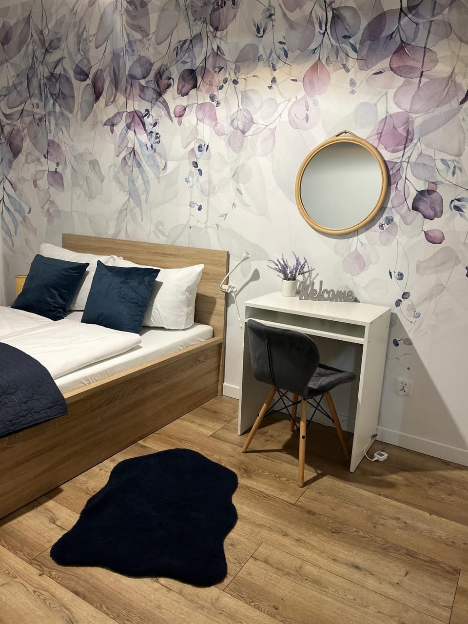 Bed, Photo of the whole room, Bedroom, hair dresser, towels