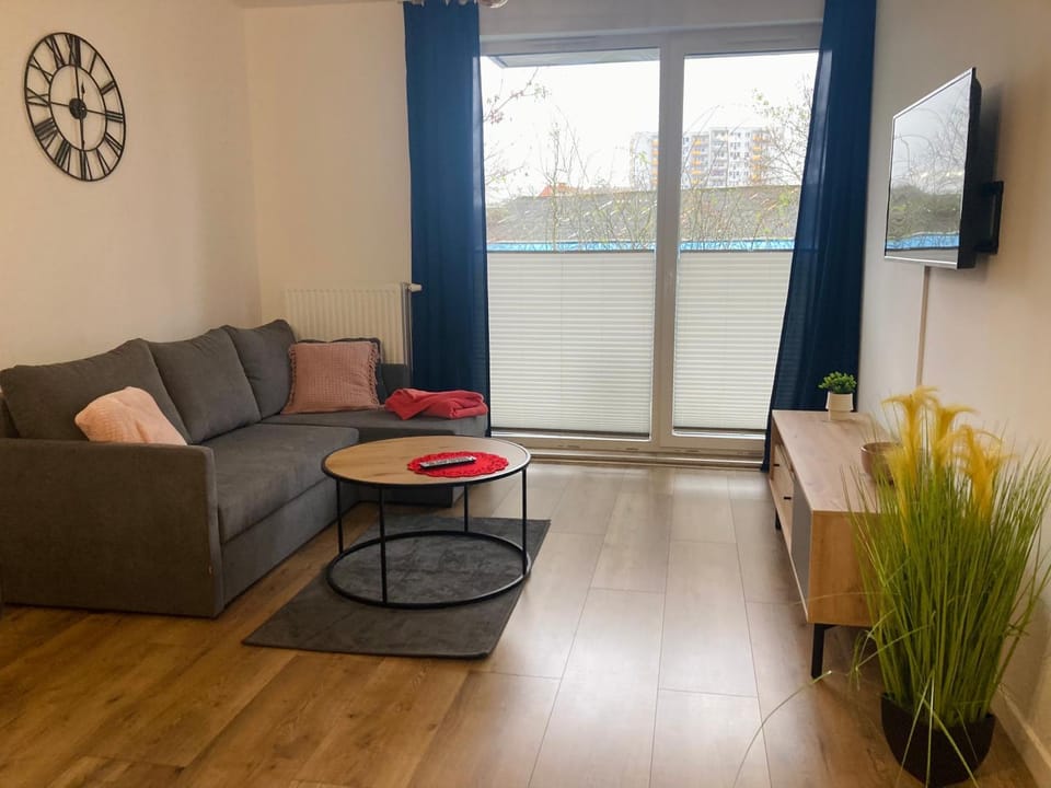 Communal lounge/ TV room, TV and multimedia, Living room, Seating area