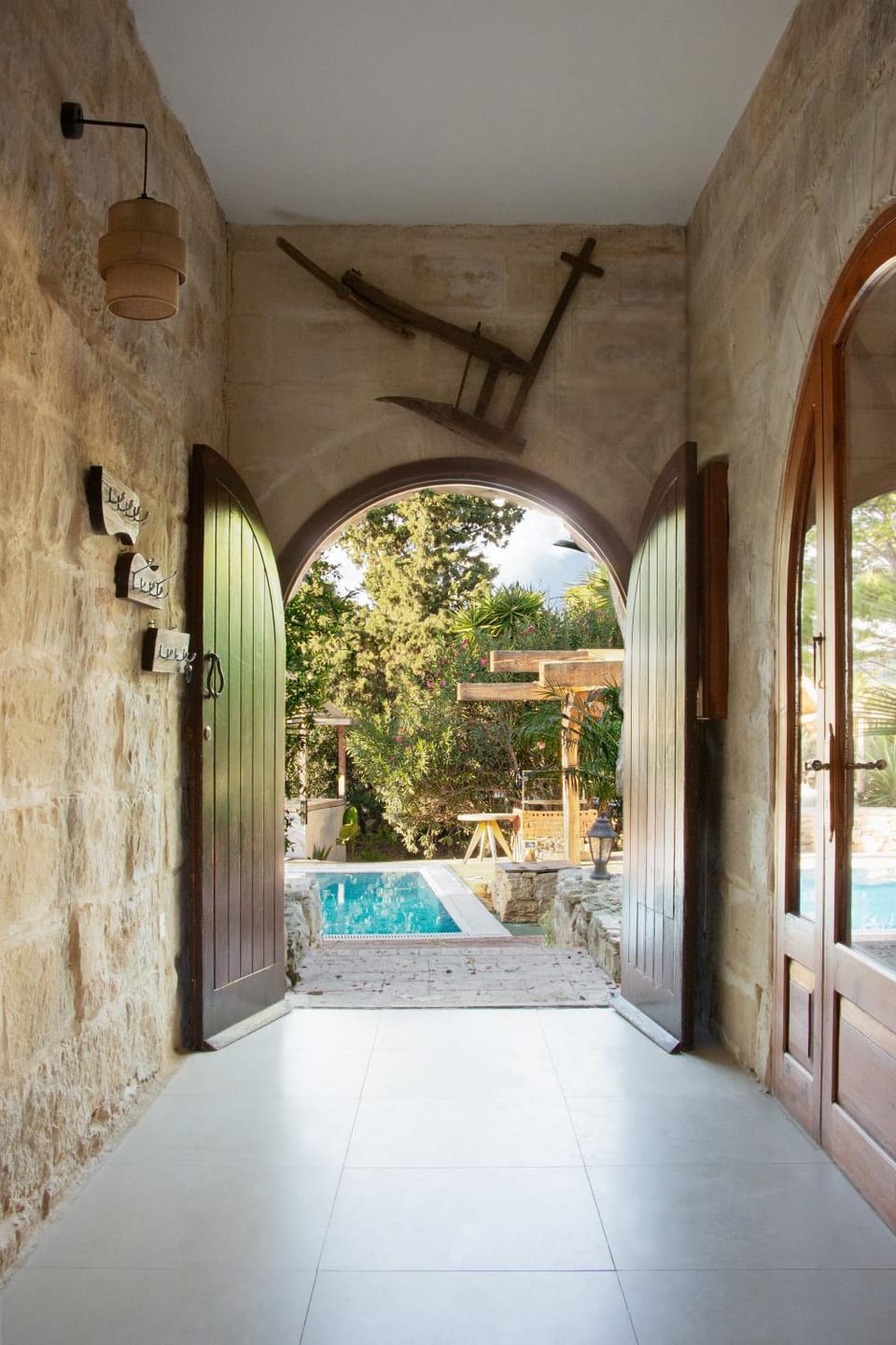 Facade/entrance, Swimming pool