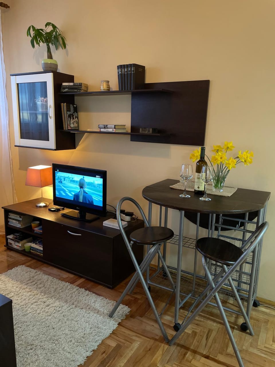 Communal lounge/ TV room, TV and multimedia, Kitchen or kitchenette, Dining area