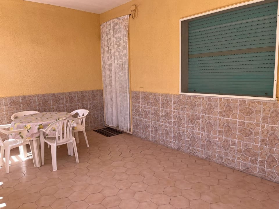 Property building, Patio, Lunch