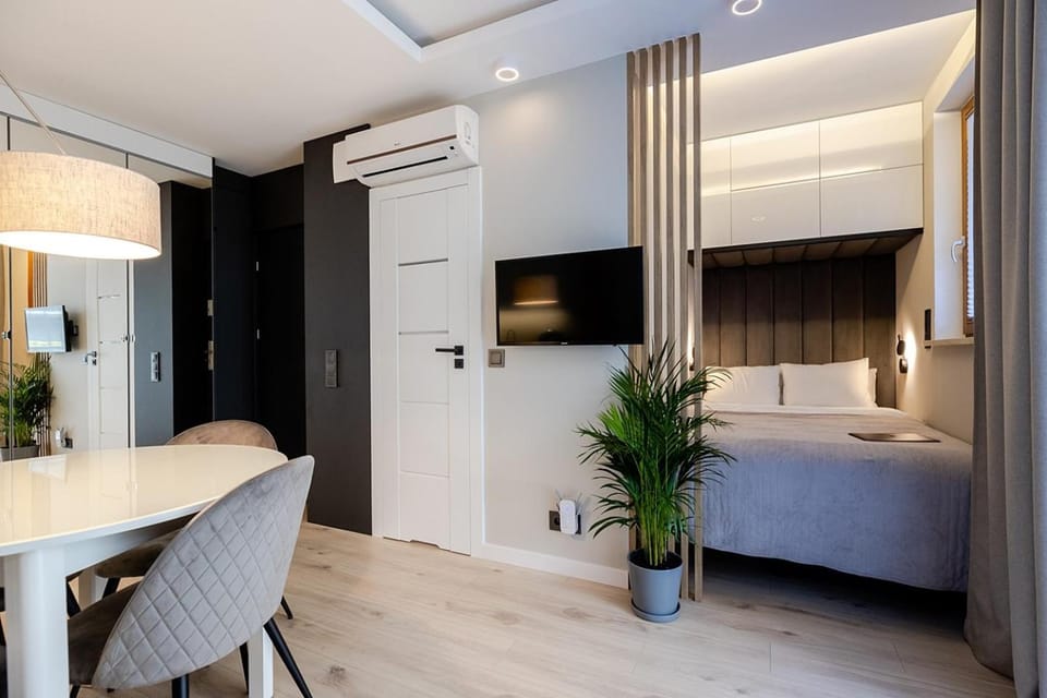 Photo of the whole room, Bedroom, air conditioner