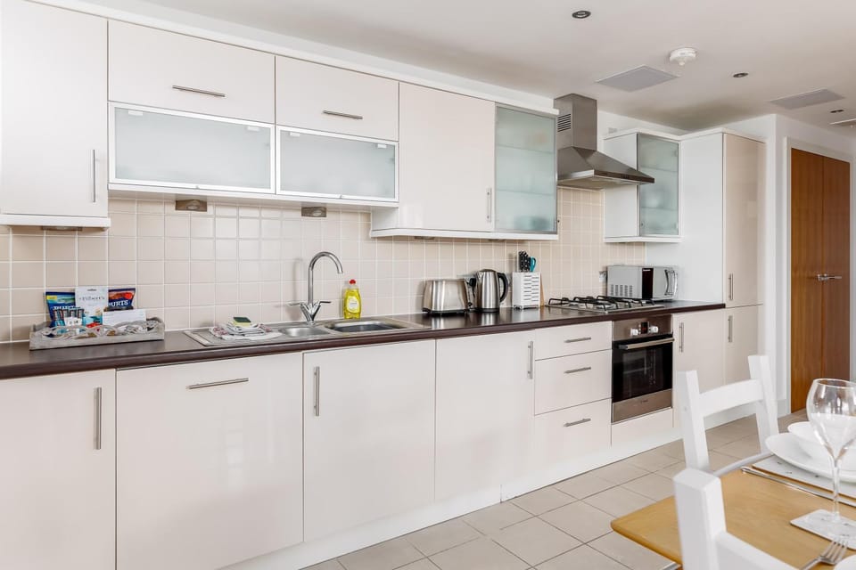 Coffee/tea facilities, Kitchen or kitchenette, dishwasher, toaster