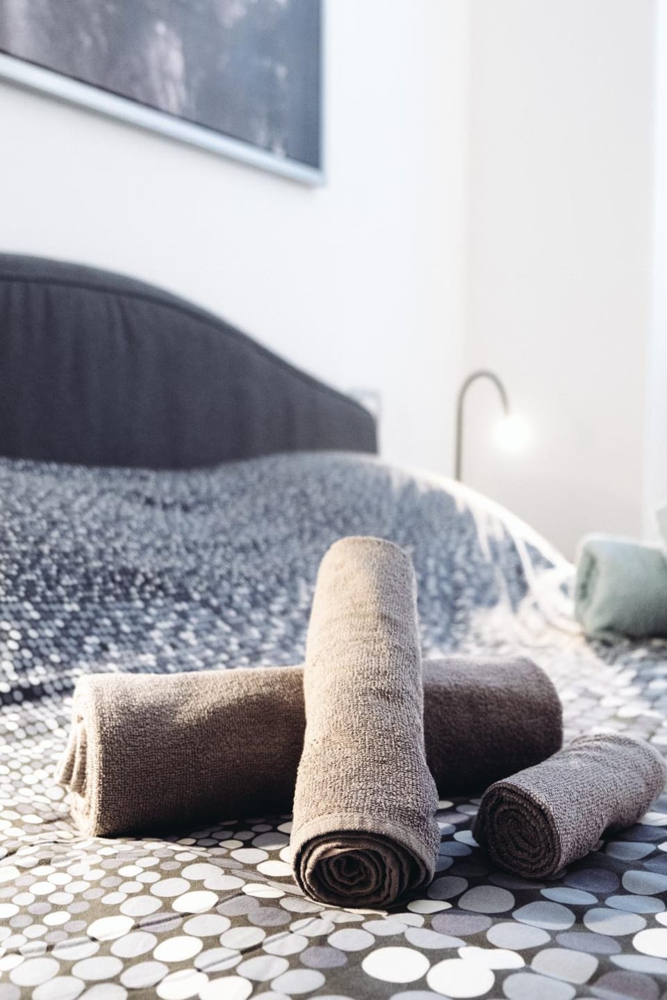 Bed, Bedroom, towels