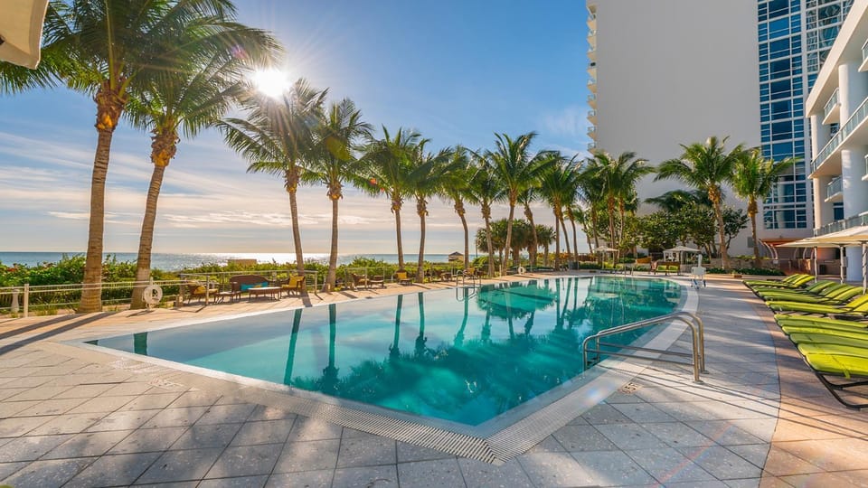 1 Bedroom Private Residence at Carillon Miami Resort -911 Apartment hotel in Miami Beach