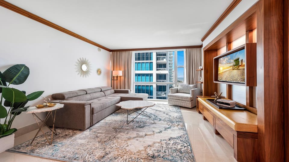 1 Bedroom Private Residence at Carillon Miami Resort -911 Apartment hotel in Miami Beach