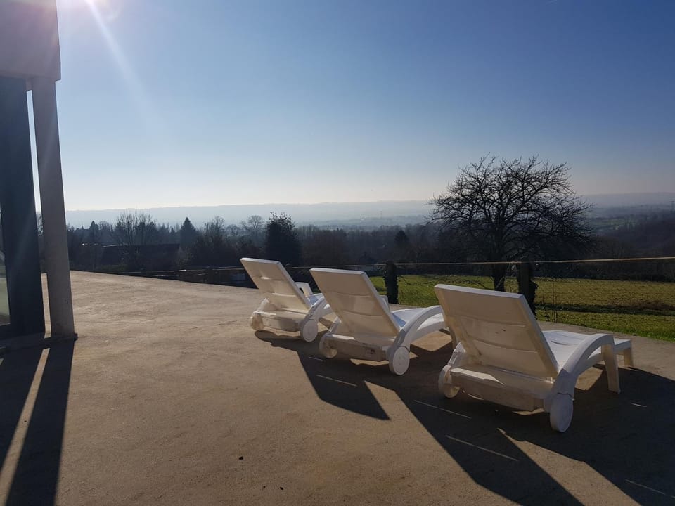 Patio, Day, Natural landscape, sunbed