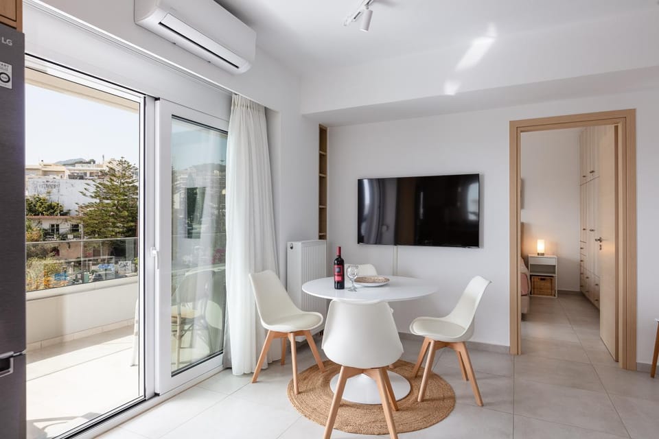 TV and multimedia, Dining area