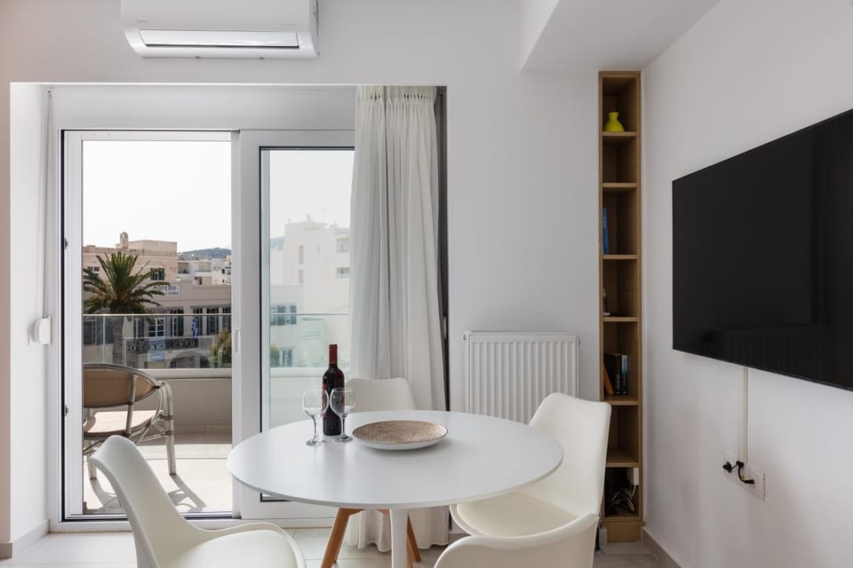 TV and multimedia, Dining area