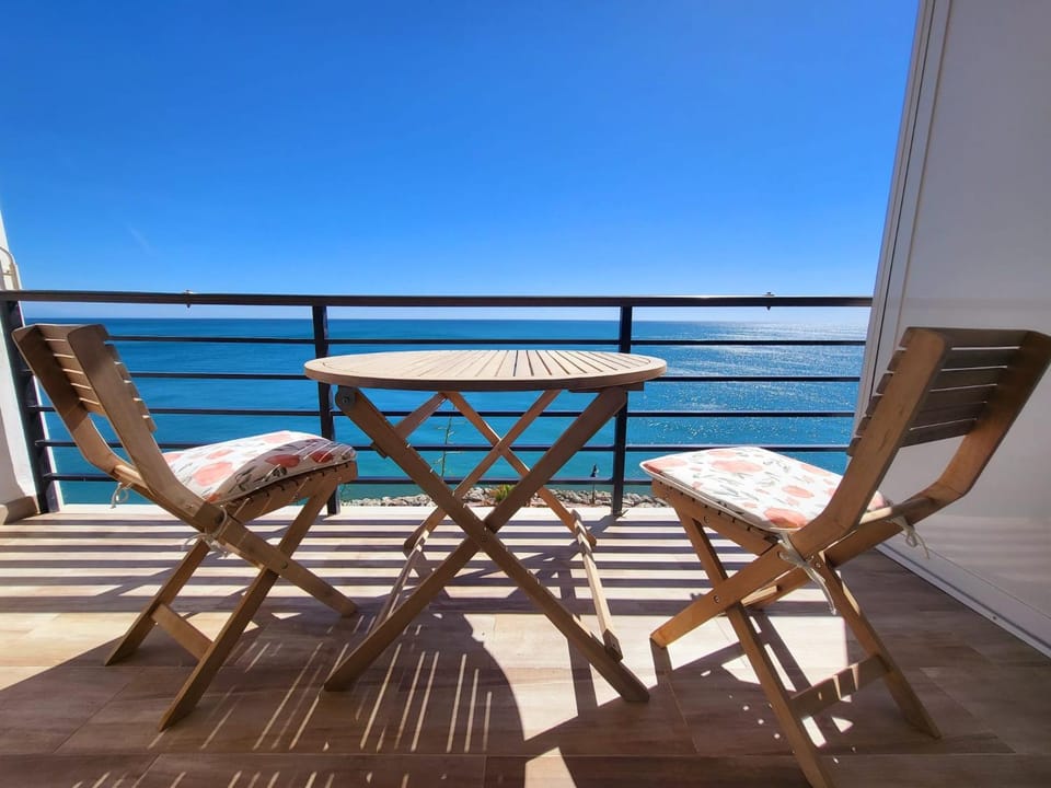 Day, View (from property/room), Balcony/Terrace, Dining area, Sea view