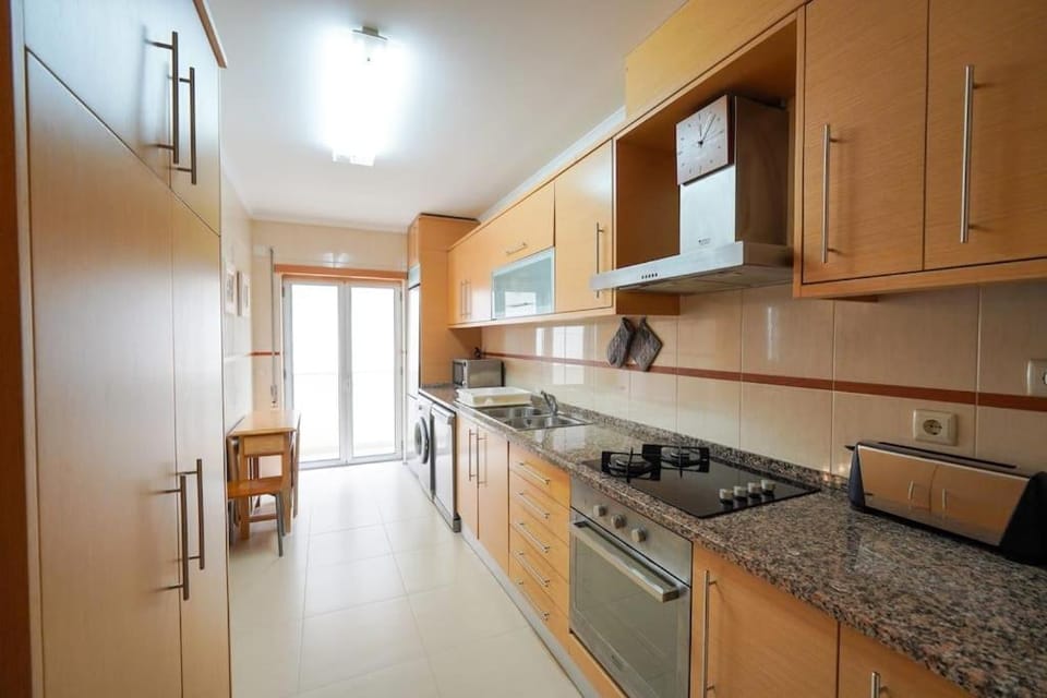 Dalila's house - Spacious and Comfortable 3-Bedroom Apartment with Garage Apartment in Nazaré