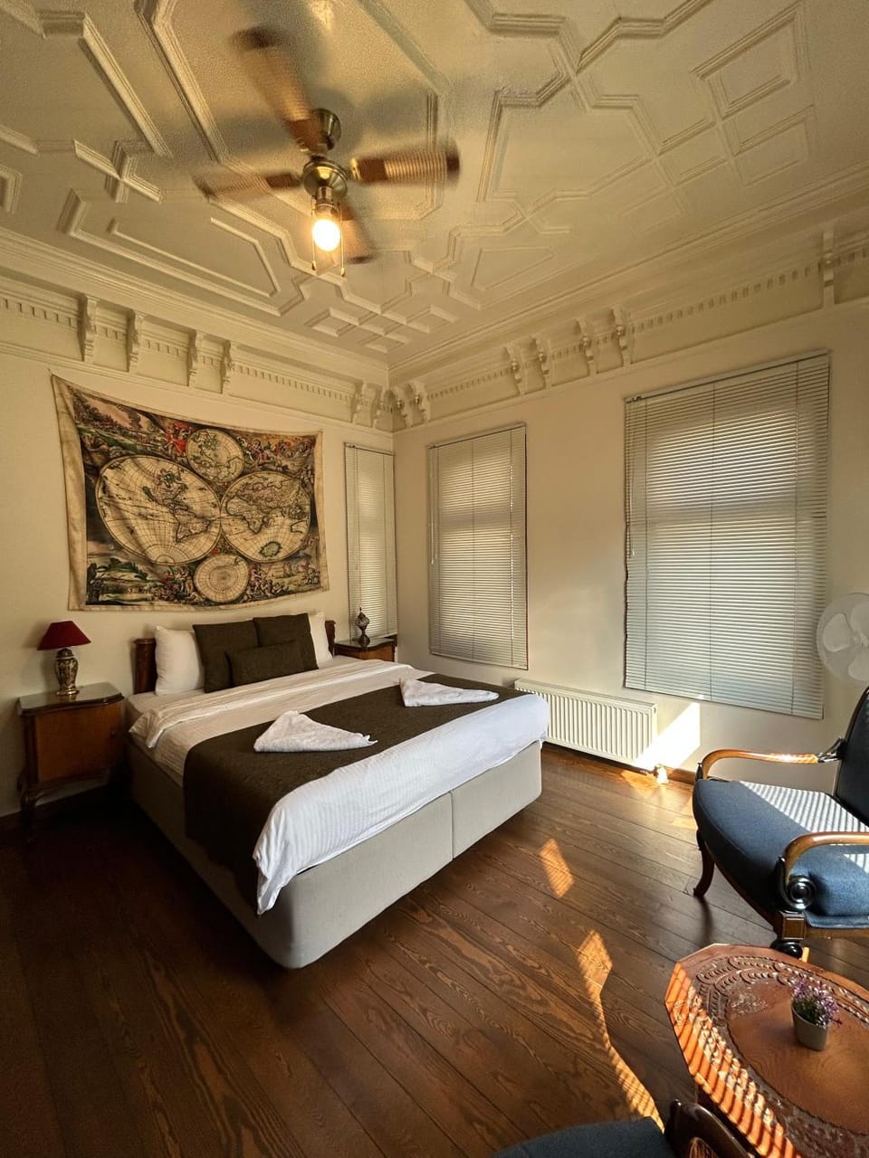 Bed, Living room, Photo of the whole room, Bedroom