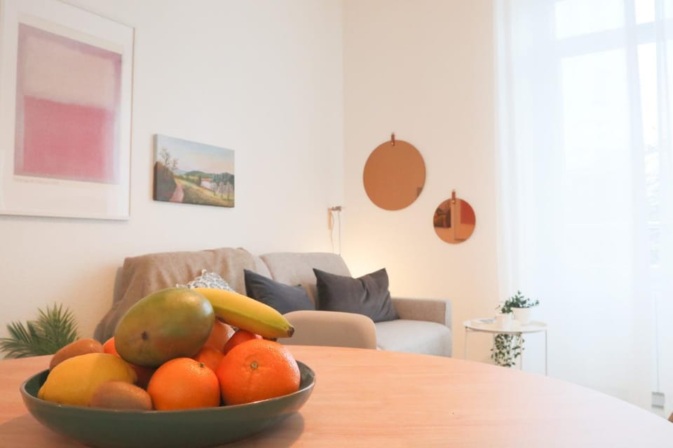 Living room, Food and drinks