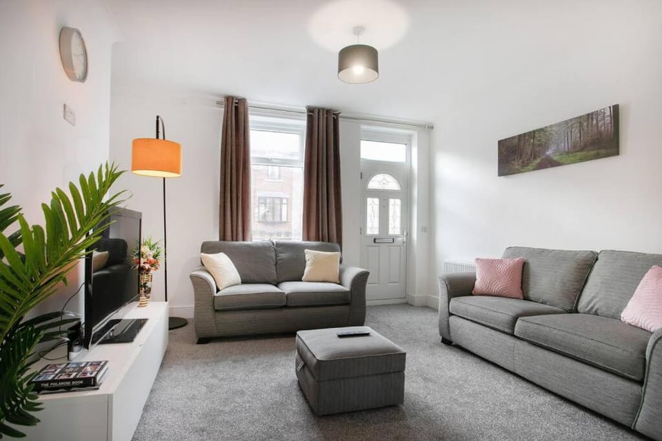 Cudworth House, Barnsley for contractors & Families, off-road parking, fast WIFI,etc House in Borough of Barnsley