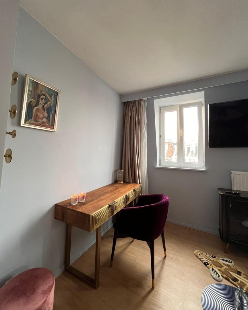 TV and multimedia, Seating area, hair dresser
