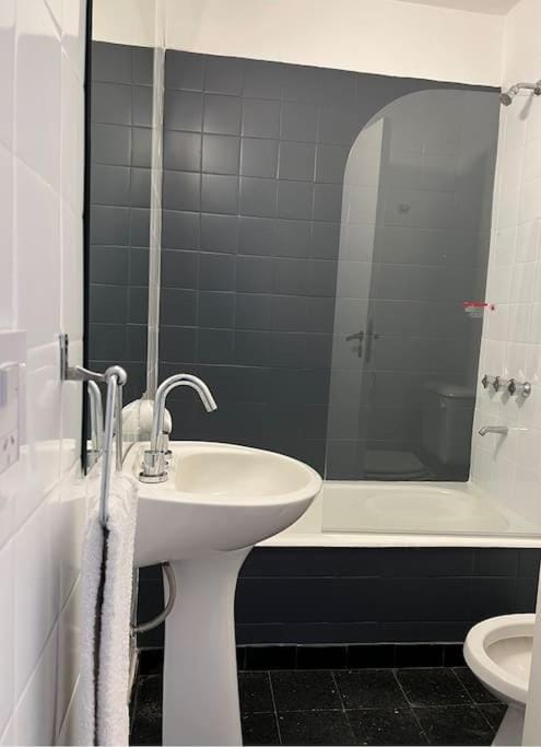 Shower, Toilet, Bathroom, Bath