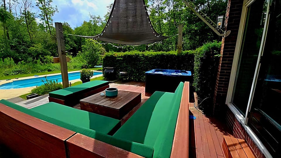 Day, Natural landscape, Garden, Hot Tub, Garden view, Pool view, Swimming pool