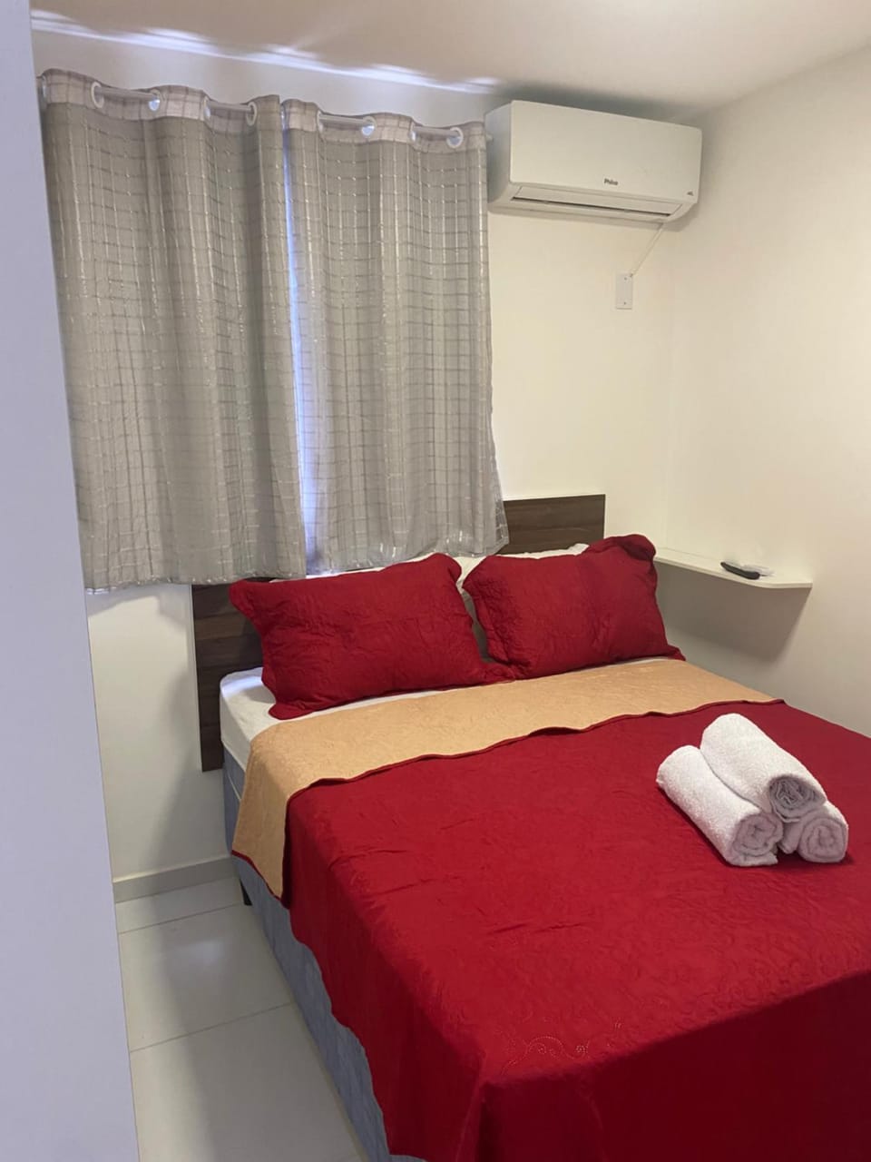 Bed, TV and multimedia, furniture, heating, towels, air conditioner