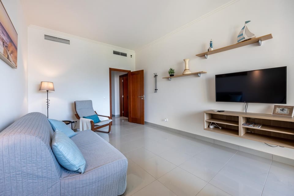 Communal lounge/ TV room, air conditioner