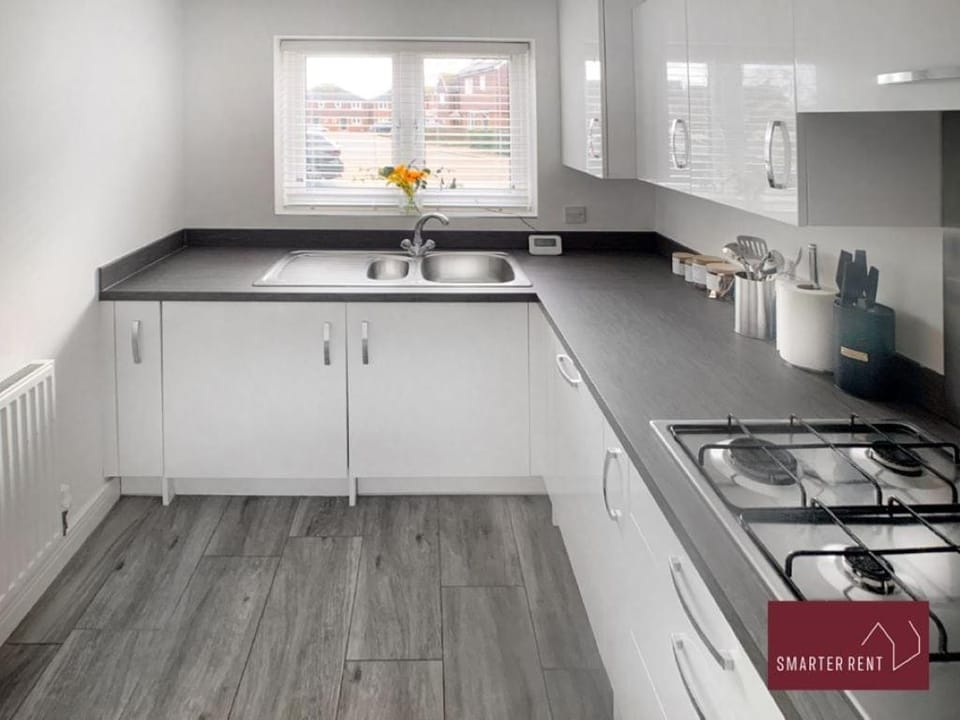 High Wycombe - Garden Parking 2Bed House in High Wycombe