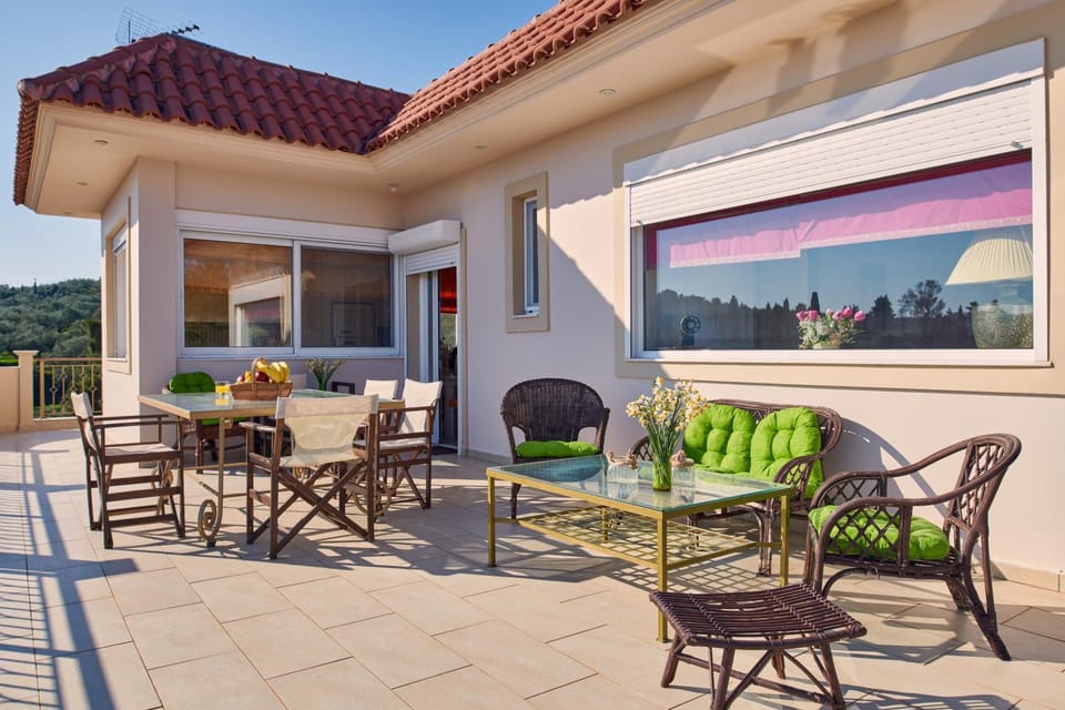 Patio, Day, Natural landscape, View (from property/room), Balcony/Terrace, Seating area, Dining area