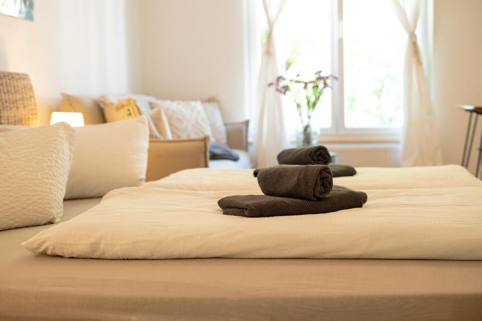 Bed, Living room, Bedroom