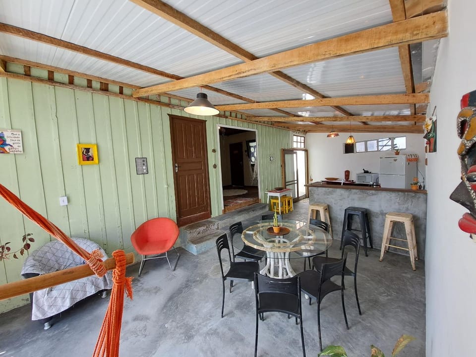 Coffee/tea facilities, Kitchen or kitchenette, Living room