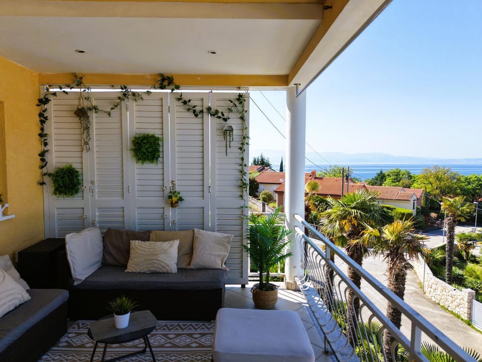 Balcony/Terrace, Seating area, Sea view