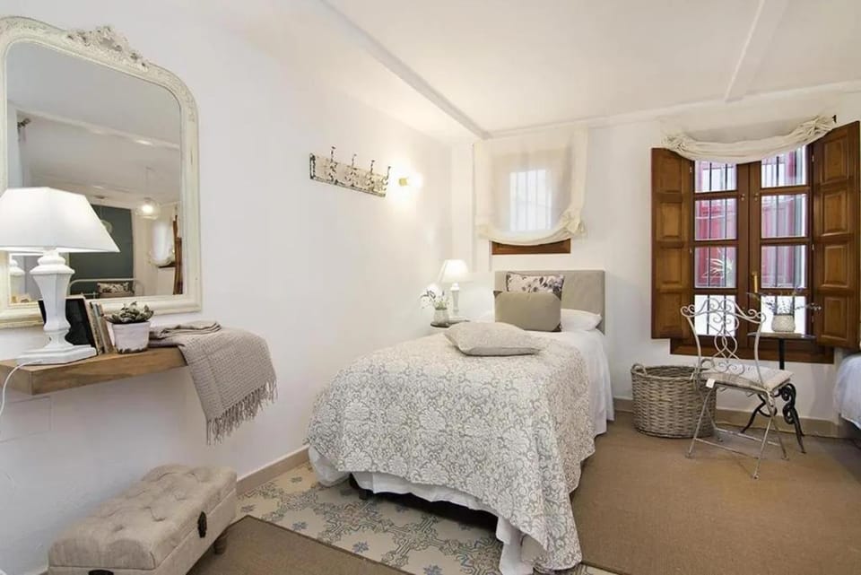 Apartamento LA TONÁ Puerta Elvira centro ciudad Apartment in Granada