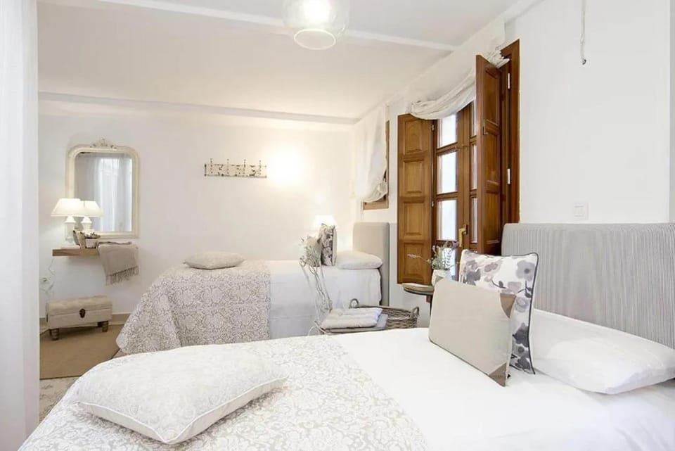 Apartamento LA TONÁ Puerta Elvira centro ciudad Apartment in Granada