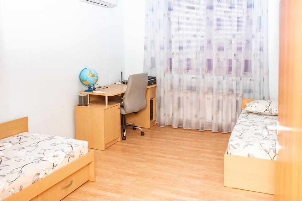 Photo of the whole room, Bedroom