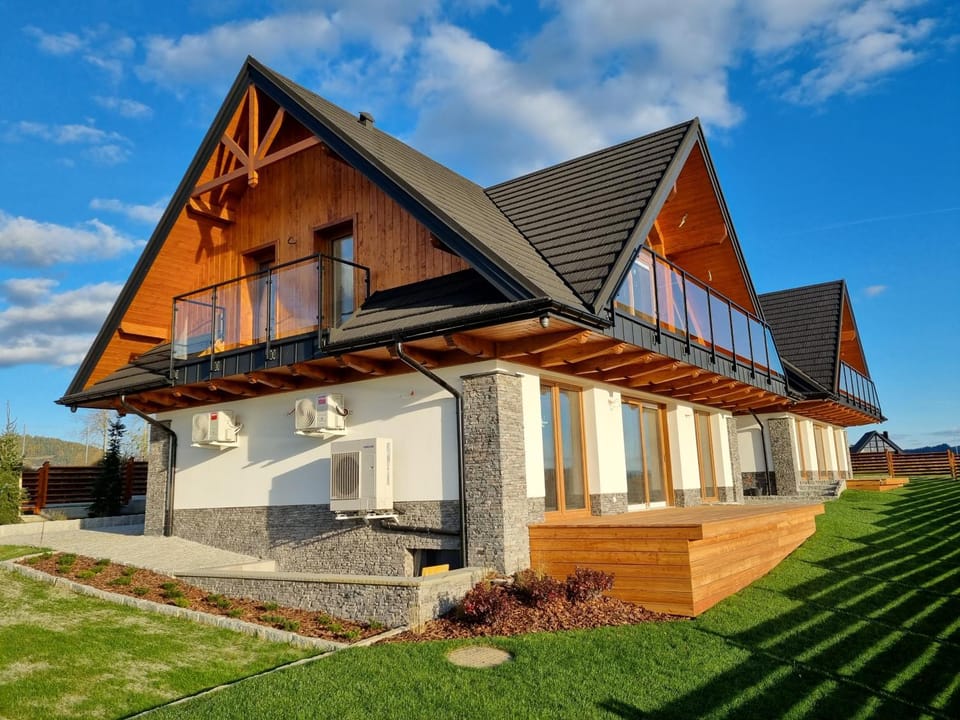 Property building, Day, Garden, Garden, Garden view