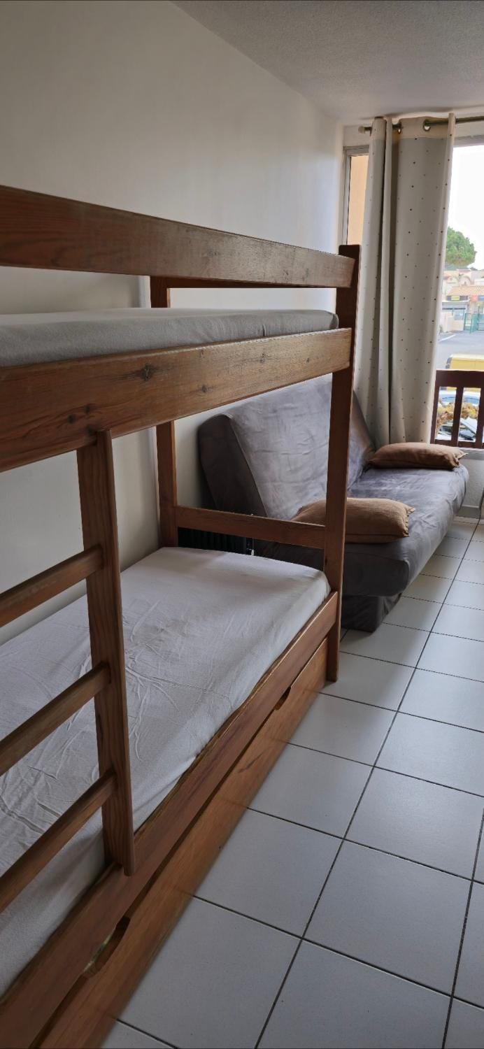 LOCATION STUDIO EN BORD DE PLAGE A GRUISSAN Apartment in Gruissan