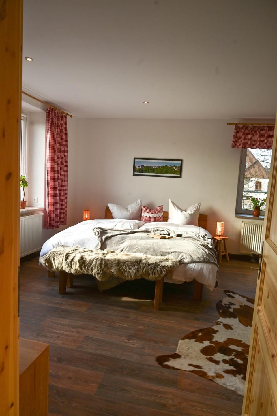 Bed, Living room, Photo of the whole room, Bedroom