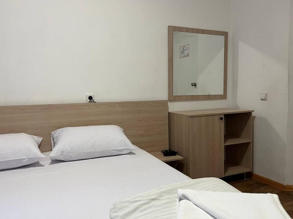 Bed, Photo of the whole room, hair dresser