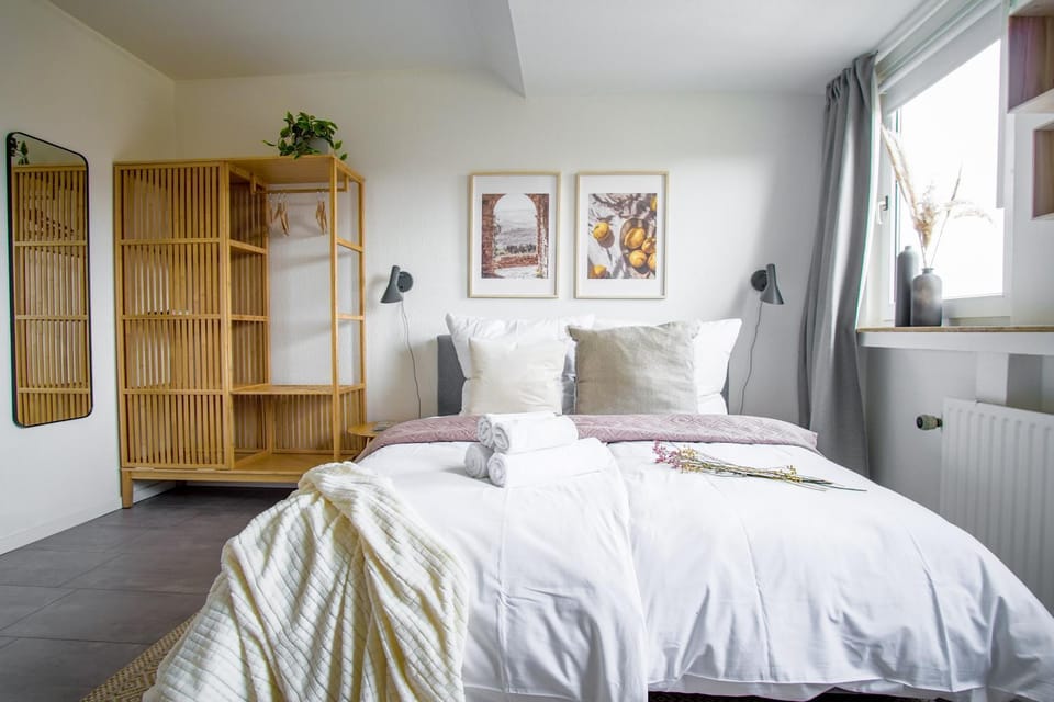 Bed, Photo of the whole room, Bedroom, wardrobe