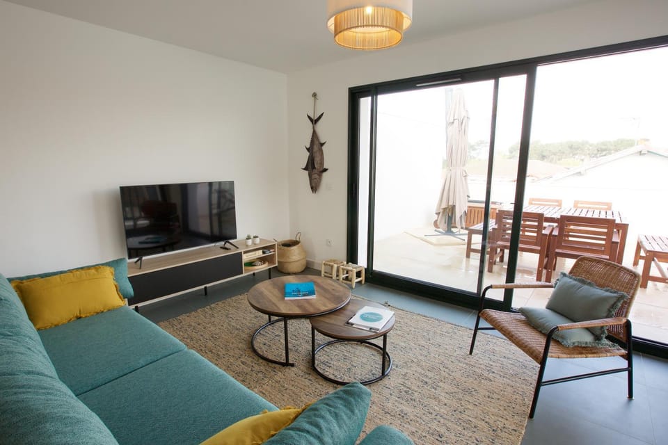 Patio, TV and multimedia, Living room