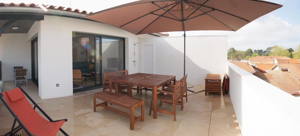 Patio, View (from property/room), Balcony/Terrace, Dining area, sunbed