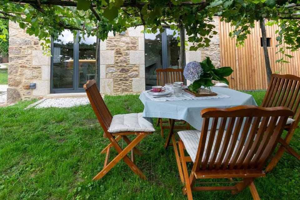 A casa de Abaixo, aloxamento rural House in Galicia