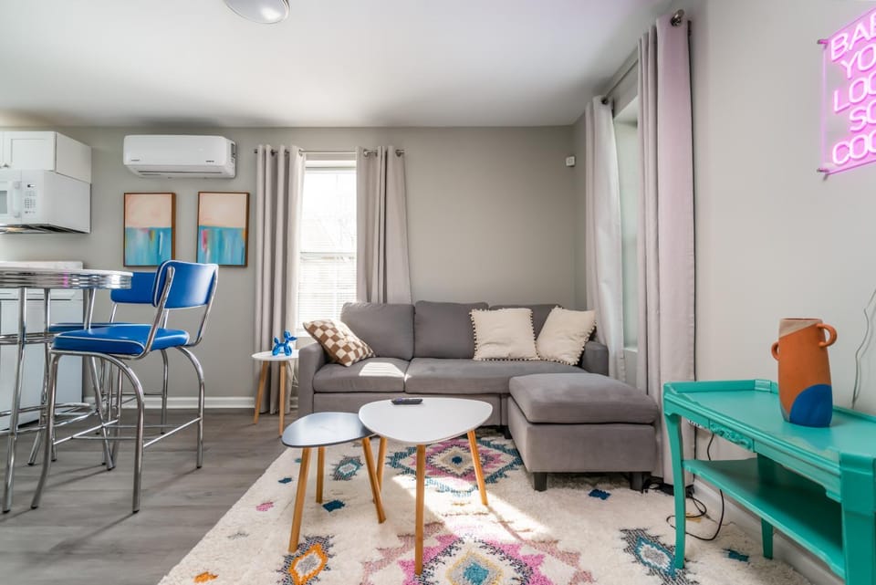 Living room, Seating area, Dining area, air conditioner